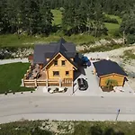 Rezidencia Woodchalet فيلكا لومنيكا