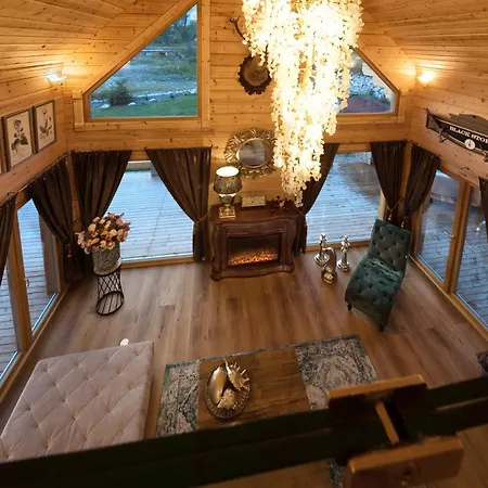 Rezidencia Woodchalet Alpesi faház