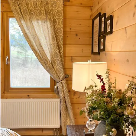 בקתה Rezidencia Woodchalet ולקה לומניקה